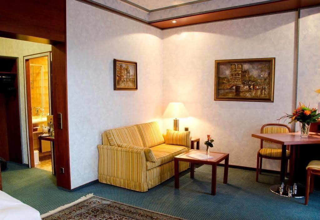 Arotel Best Living Nuernberg Экстерьер фото