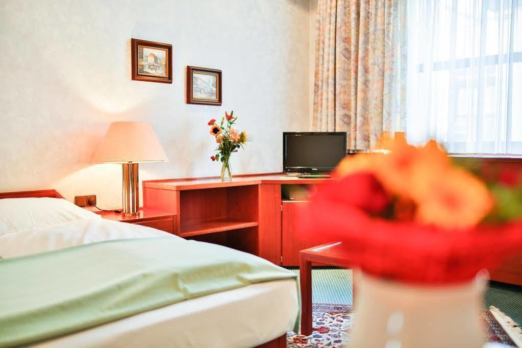 Arotel Best Living Nuernberg Экстерьер фото